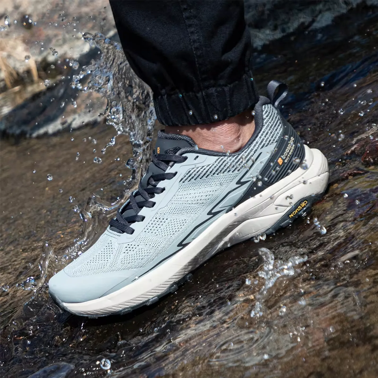 Garnet – Sportlicher und moderner Wander-Sneaker