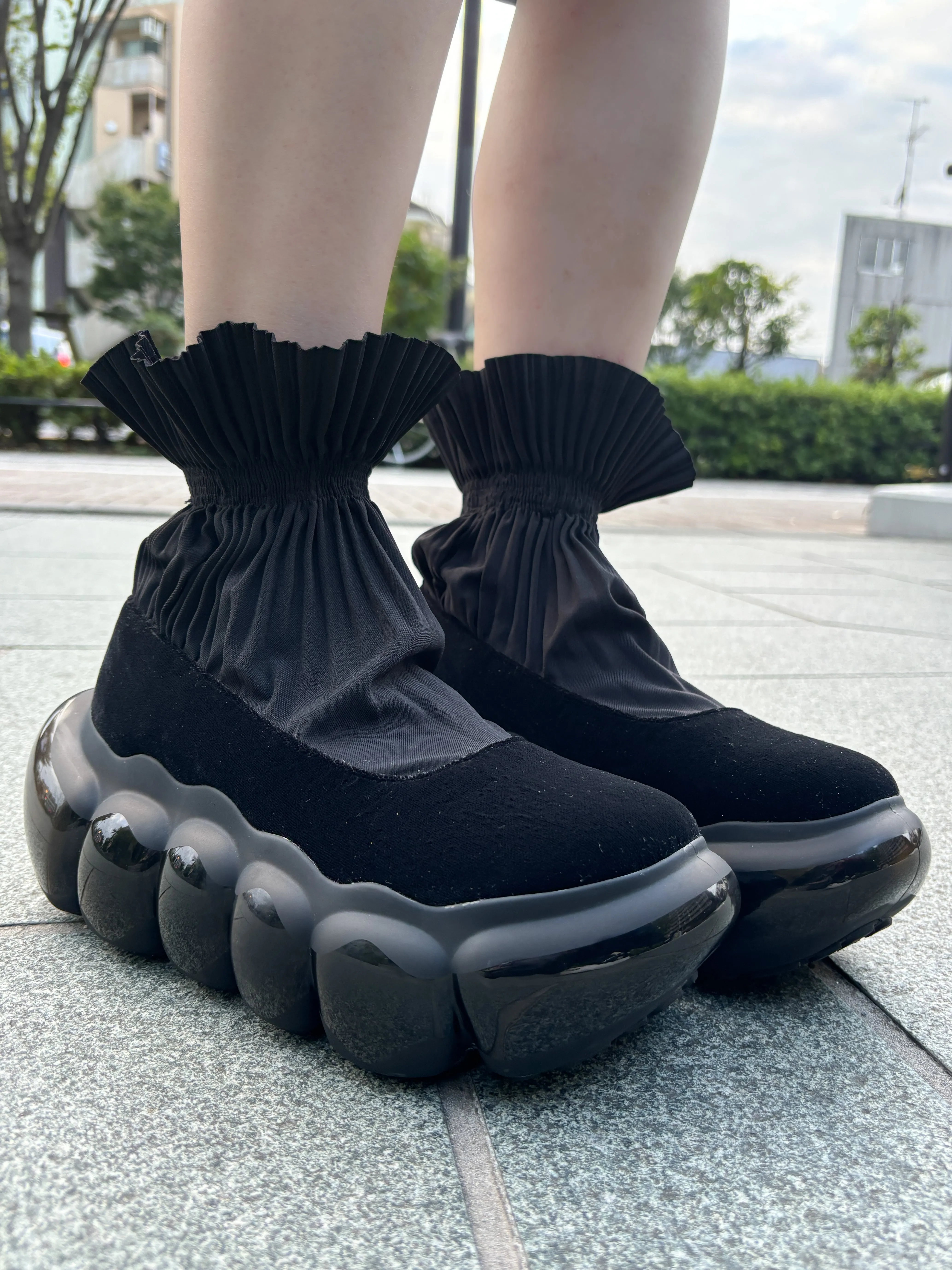 "Jewelry" Bubble Pleats / Black