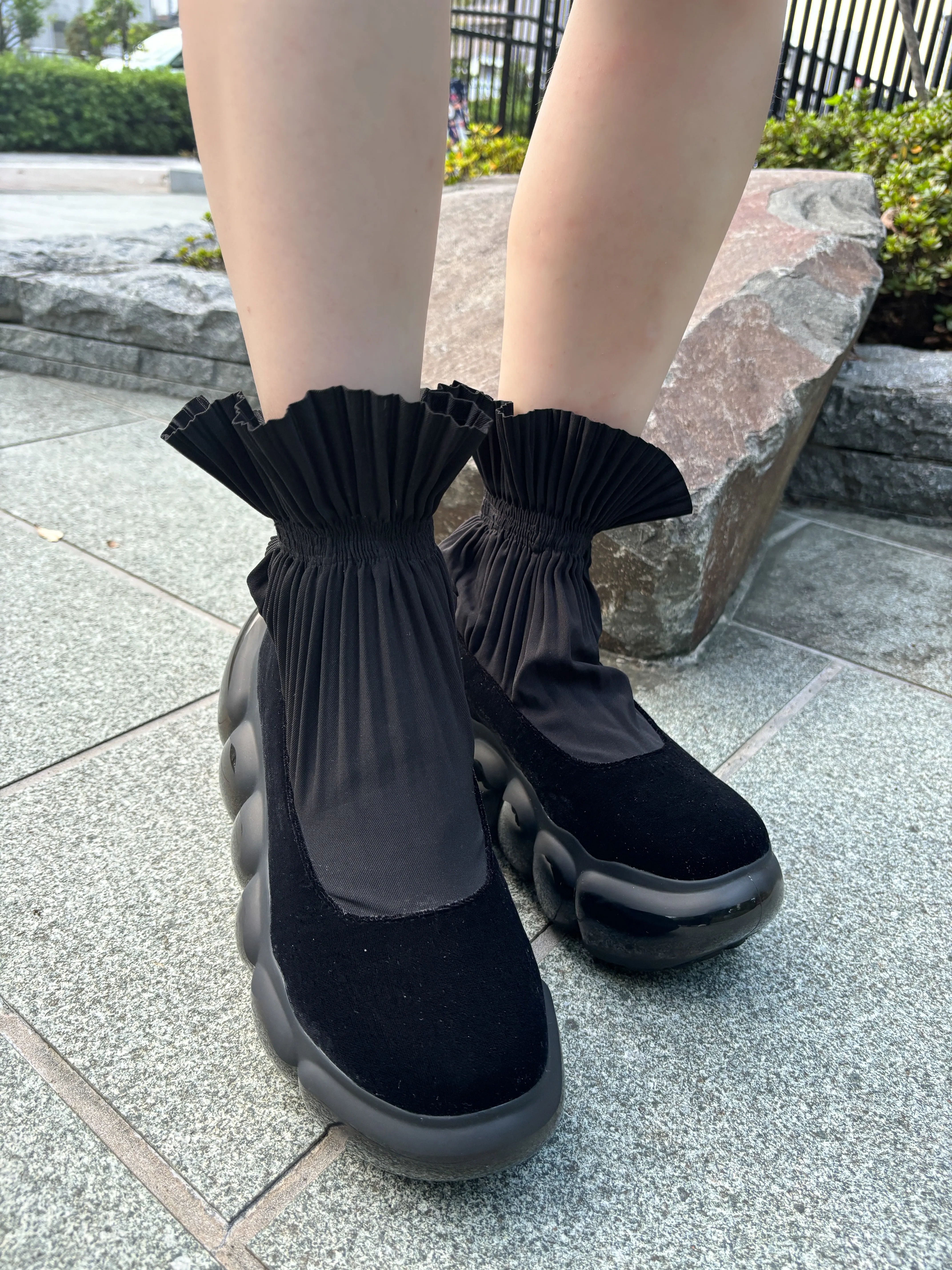 "Jewelry" Bubble Pleats / Black