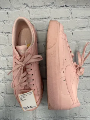 Size 8 Ladies Pink Nike Tennis Shoe
