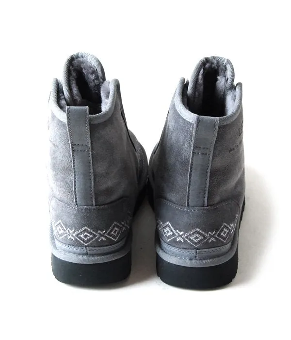 White Mountaineering/WM × UGG EMBROIDERED FRONT GORE BOOTS MENS (GRAY)